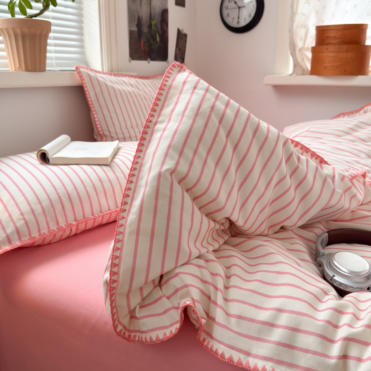 91家纺网 家纺一手货源 找家纺 小叮当家纺仓储工厂店 (买家秀 爆款花型 不断货)2025秋冬新款全棉纯棉加厚磨毛贝壳边工艺款四件套 星辰粉