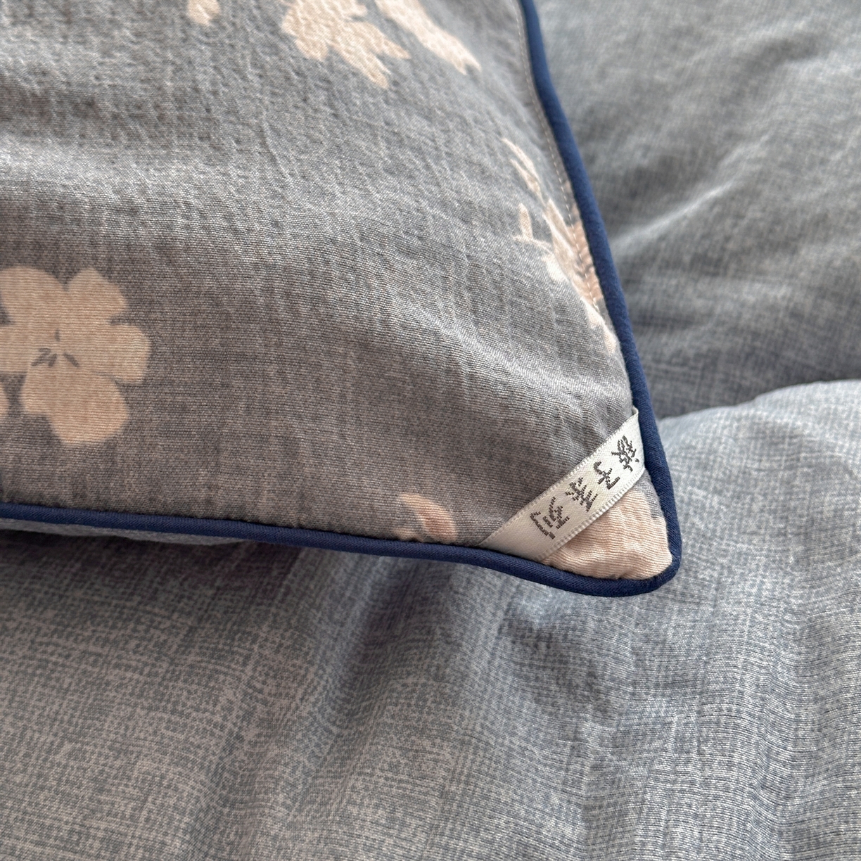 91家纺网 家纺一手货源 找家纺 尊妙被业 2025新款复古双层纱大豆被冬被被子被芯 晴云