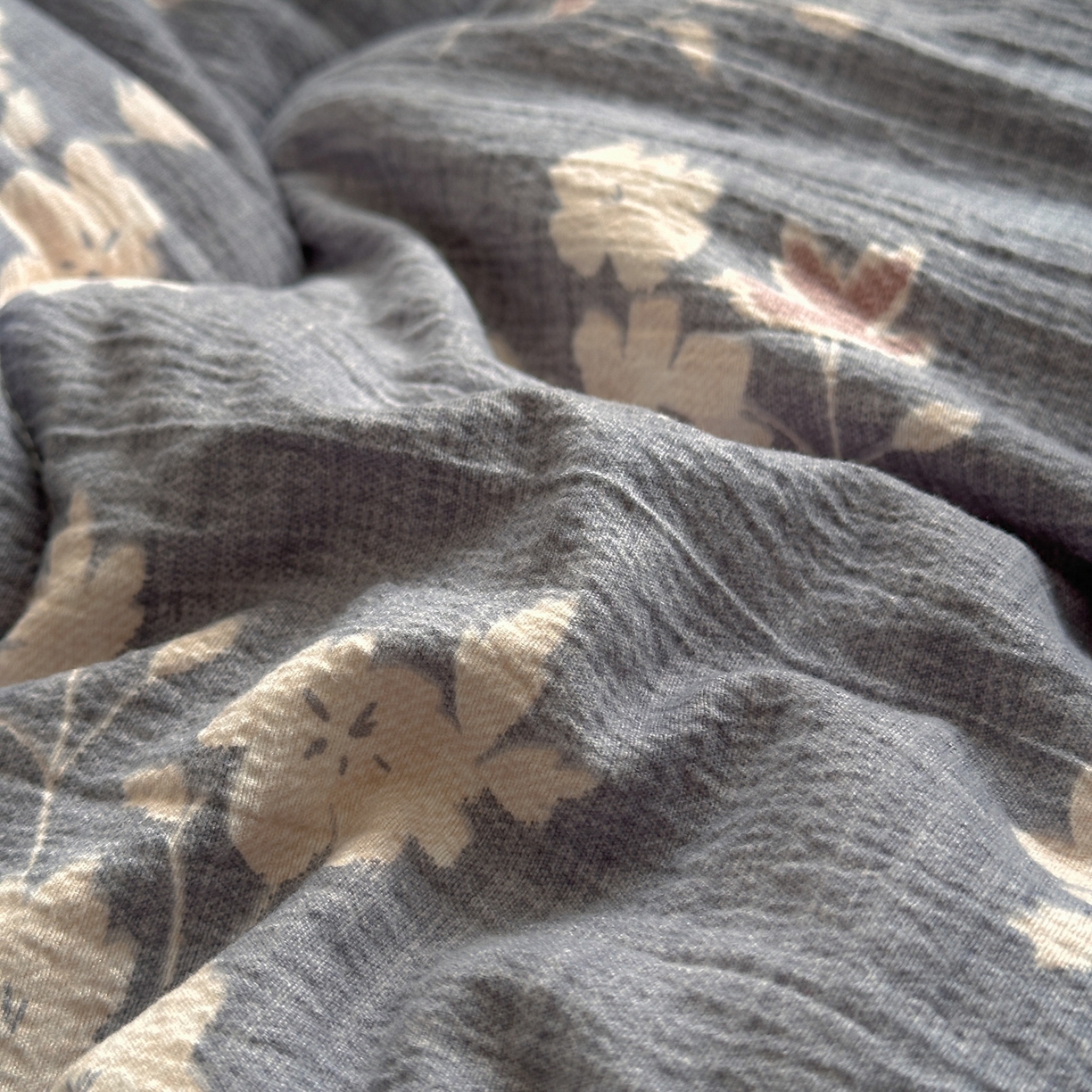 91家纺网 家纺一手货源 找家纺 尊妙被业 2025新款复古双层纱大豆被冬被被子被芯 晴云