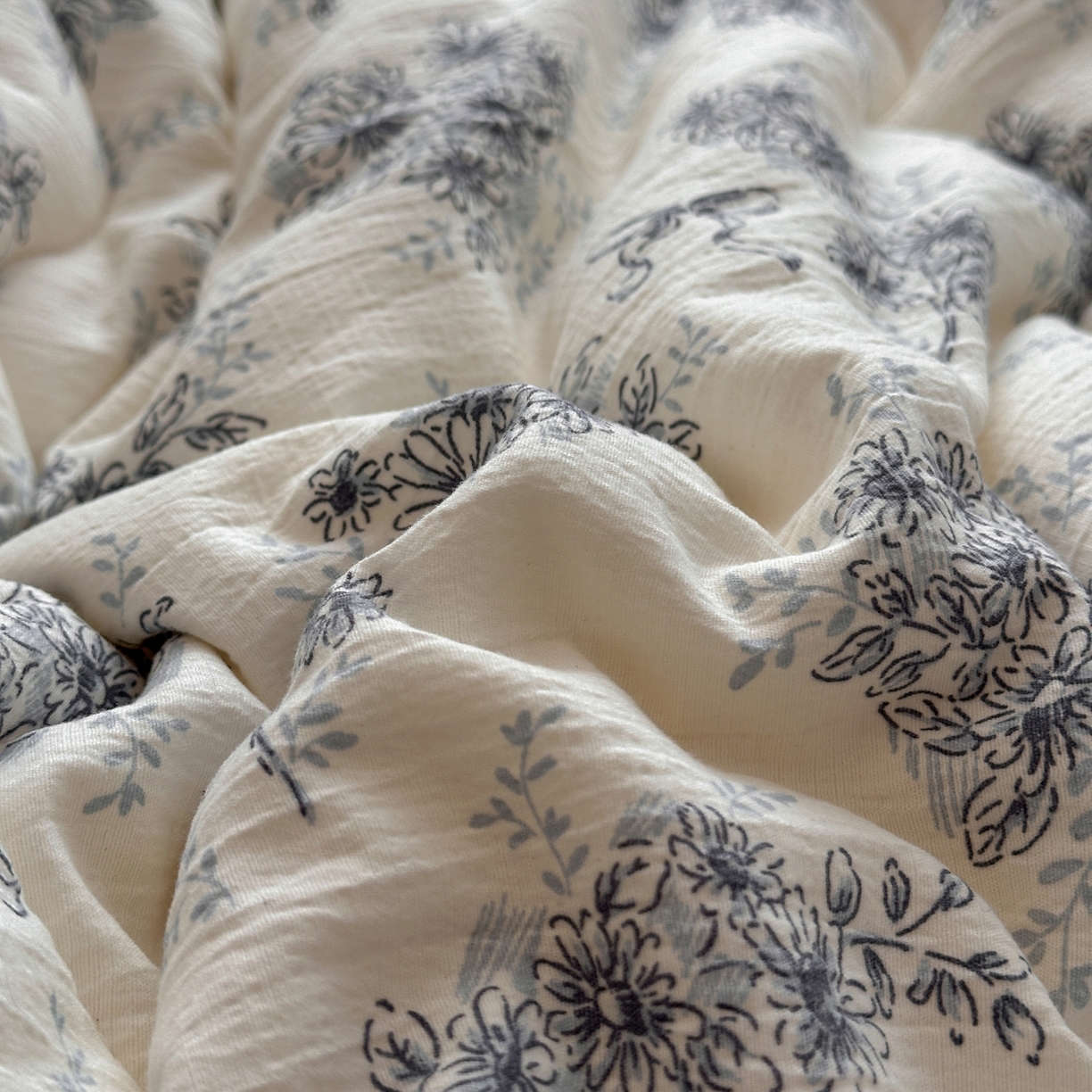 91家纺网 家纺一手货源 找家纺 尊妙被业 2025新款复古双层纱大豆被冬被被子被芯 云嫚