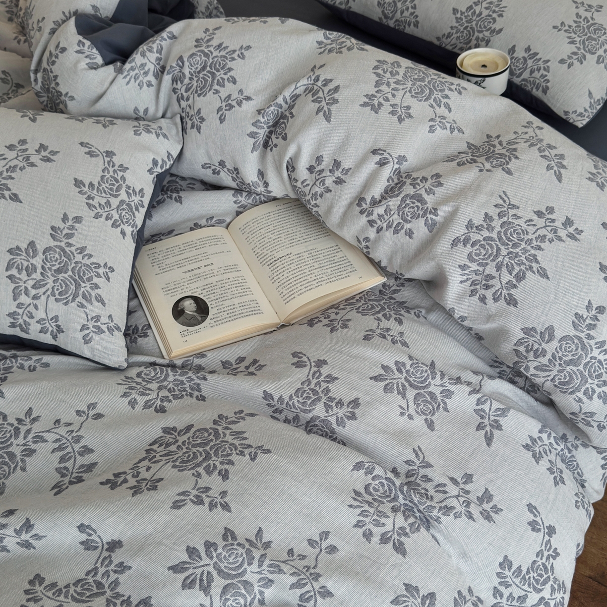 91家纺网 家纺一手货源 找家纺 小叮当家纺仓储工厂店 (买家秀 爆款花型 不断货)2025新款A类全棉纯棉加厚磨毛双层纱色织提花四件套 长夏蓝