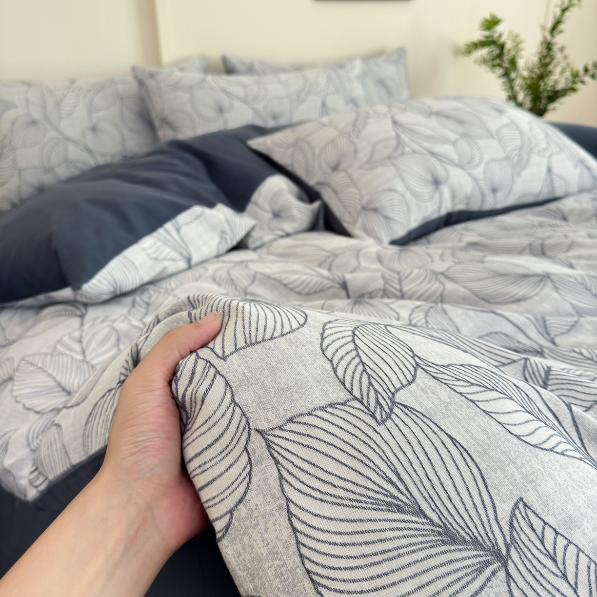 91家纺网 家纺一手货源 找家纺 小叮当家纺仓储工厂店 (买家秀 爆款花型 不断货)2025新款A类全棉纯棉加厚磨毛双层纱色织提花四件套 春亦蓝