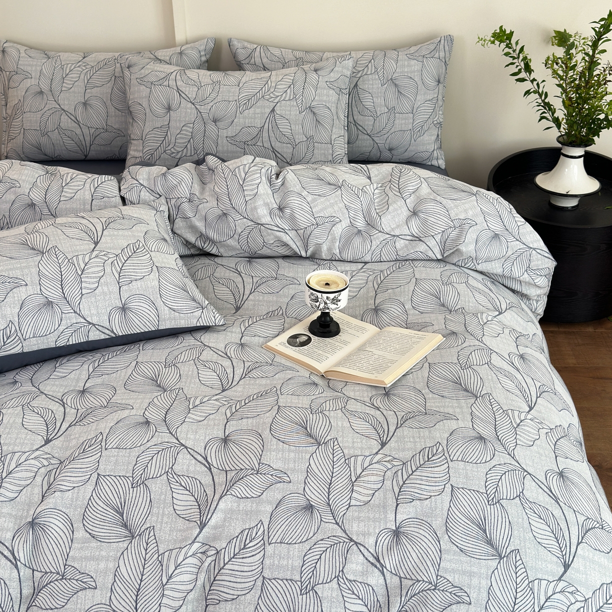 91家纺网 家纺一手货源 找家纺 小叮当家纺仓储工厂店 (买家秀 爆款花型 不断货)2025新款A类全棉纯棉加厚磨毛双层纱色织提花四件套 春亦蓝