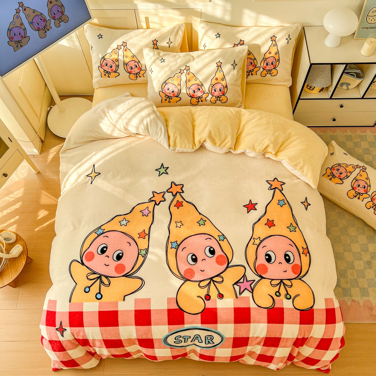 91家纺网 家纺一手货源 找家纺 （总）浩诚 2025新款高克重牛奶绒大版卡通四件套系列