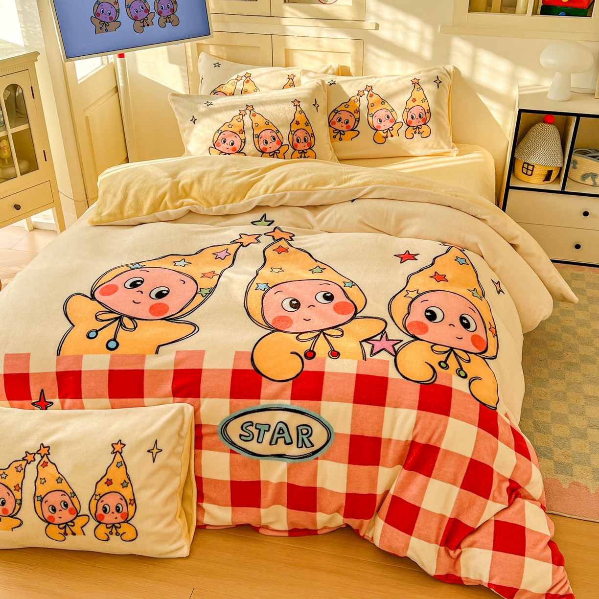 91家纺网 家纺一手货源 找家纺 （总）浩诚 2025新款高克重牛奶绒大版卡通四件套系列