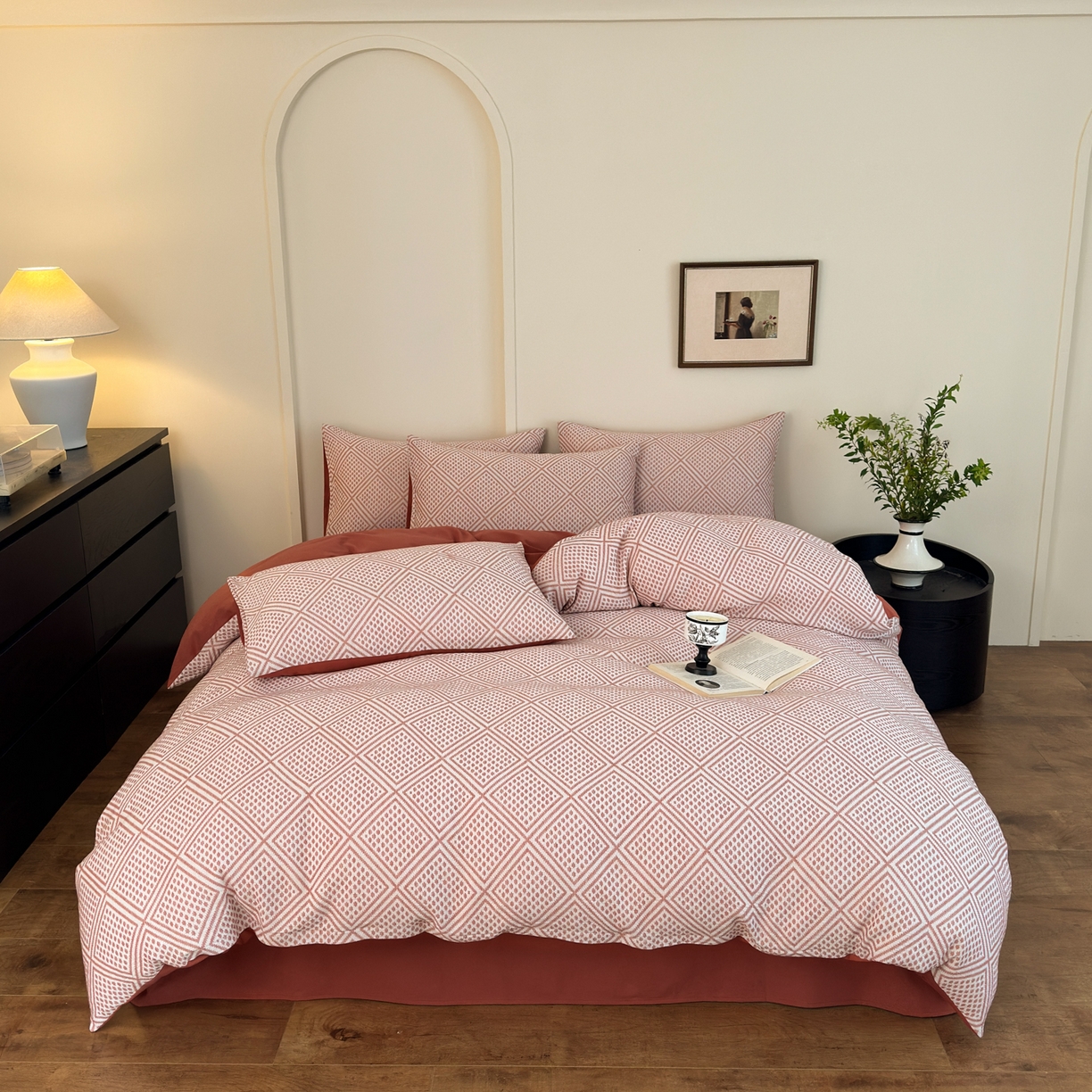 91家纺网 家纺一手货源 找家纺 小叮当家纺仓储工厂店 (买家秀 爆款花型 不断货)2025新款A类全棉纯棉加厚磨毛双层纱色织提花四件套 格心桔咖