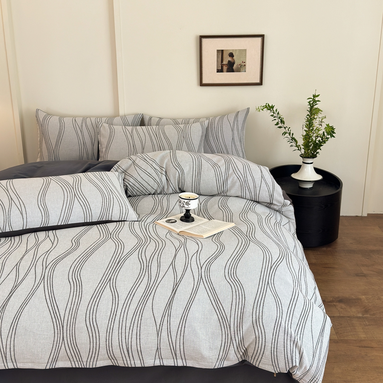 91家纺网 家纺一手货源 找家纺 小叮当家纺仓储工厂店 (买家秀 爆款花型 不断货)2025新款A类全棉纯棉加厚磨毛双层纱色织提花四件套 流年灰