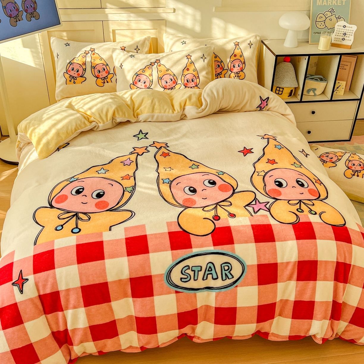 91家纺网 家纺一手货源 找家纺 浩诚 2025新款高克重牛奶绒大版卡通四件套系列 恋恋星河