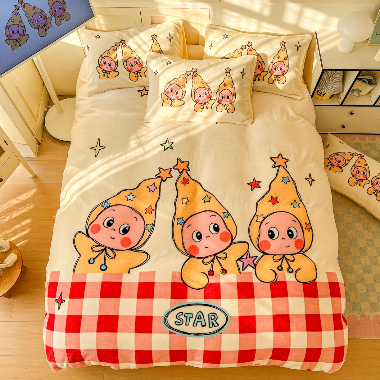 91家纺网 家纺一手货源 找家纺 浩诚 2025新款高克重牛奶绒大版卡通四件套系列 恋恋星河