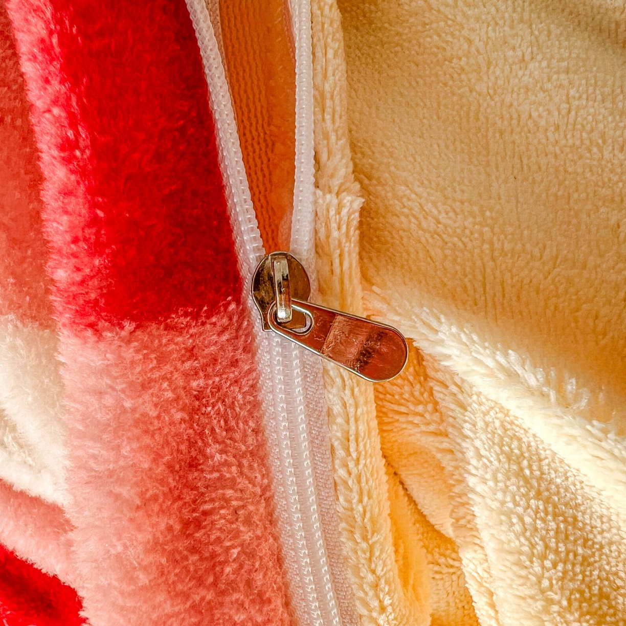 91家纺网 家纺一手货源 找家纺 浩诚 2025新款高克重牛奶绒大版卡通四件套系列 恋恋星河