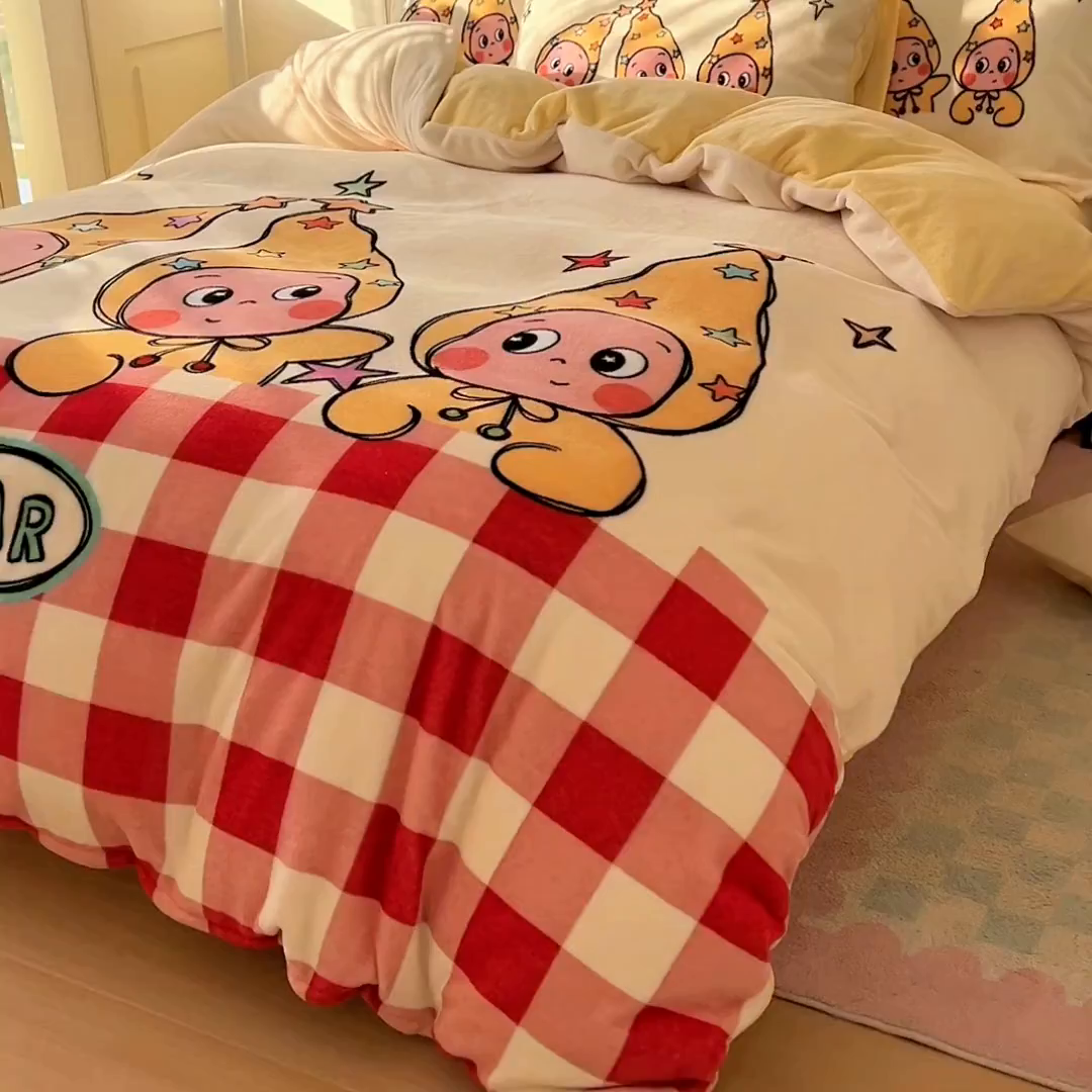 91家纺网 家纺一手货源 找家纺 浩诚 2025新款高克重牛奶绒大版卡通四件套系列 恋恋星河