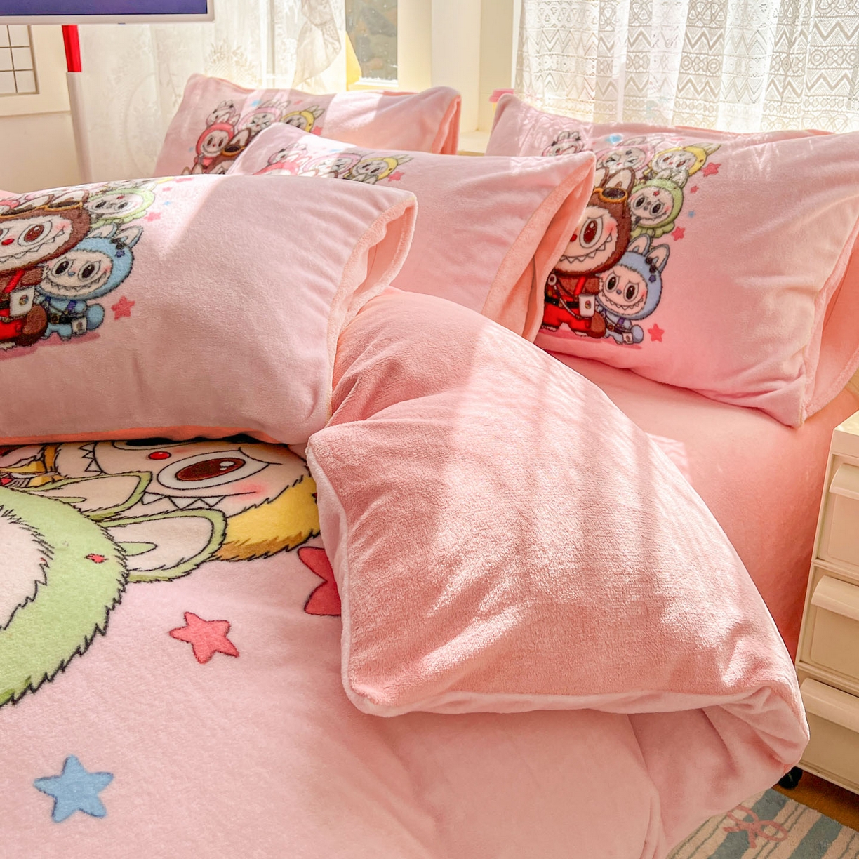 91家纺网 家纺一手货源 找家纺 浩诚 2025新款高克重牛奶绒大版卡通四件套系列 布布合集