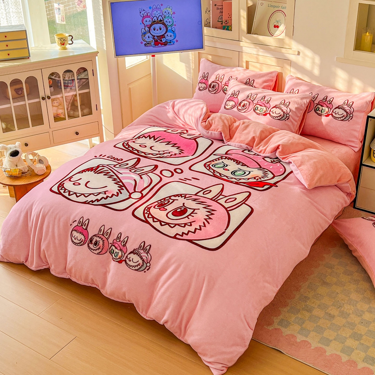91家纺网 家纺一手货源 找家纺 浩诚 2025新款高克重牛奶绒大版卡通四件套系列 粉色布布