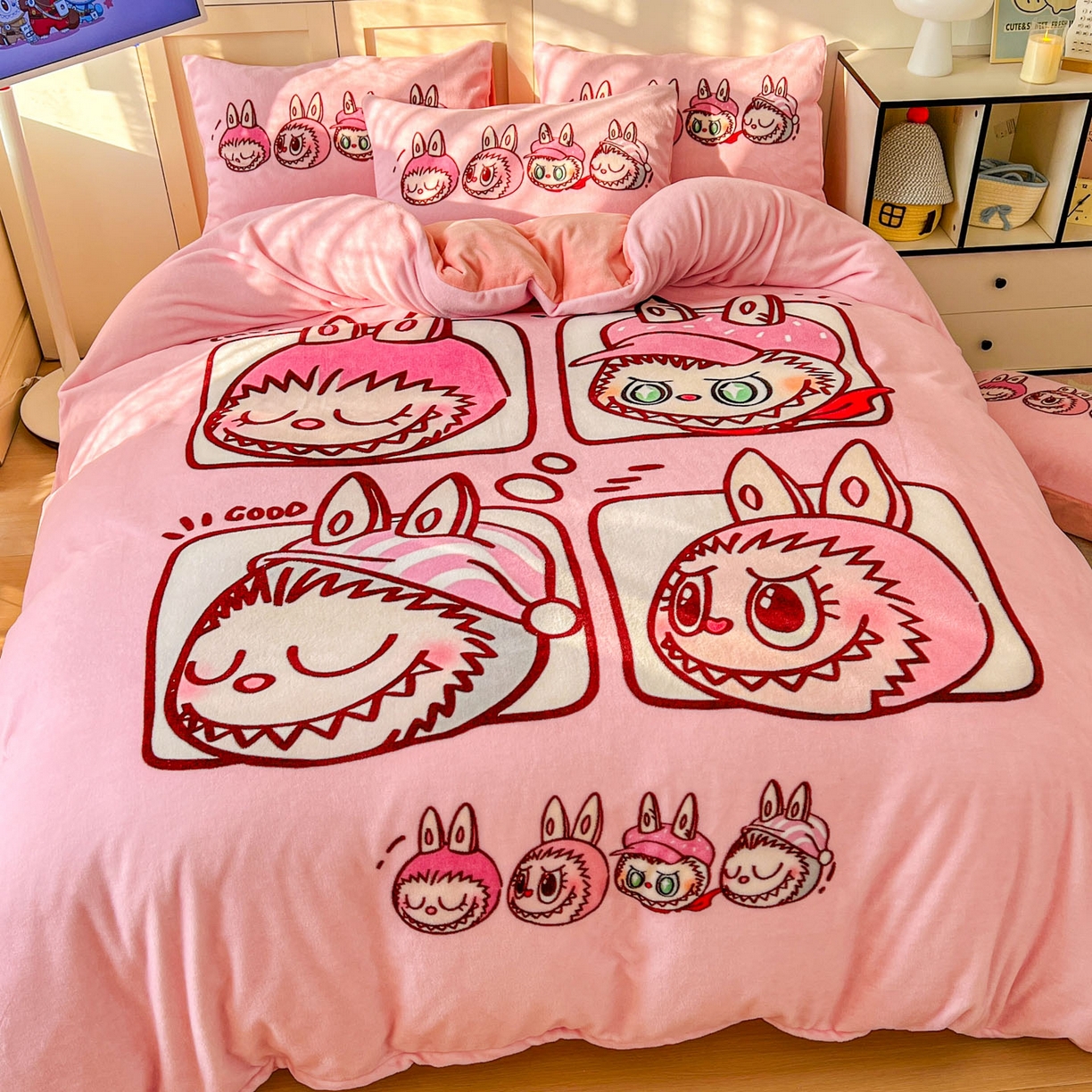 91家纺网 家纺一手货源 找家纺 浩诚 2025新款高克重牛奶绒大版卡通四件套系列 粉色布布