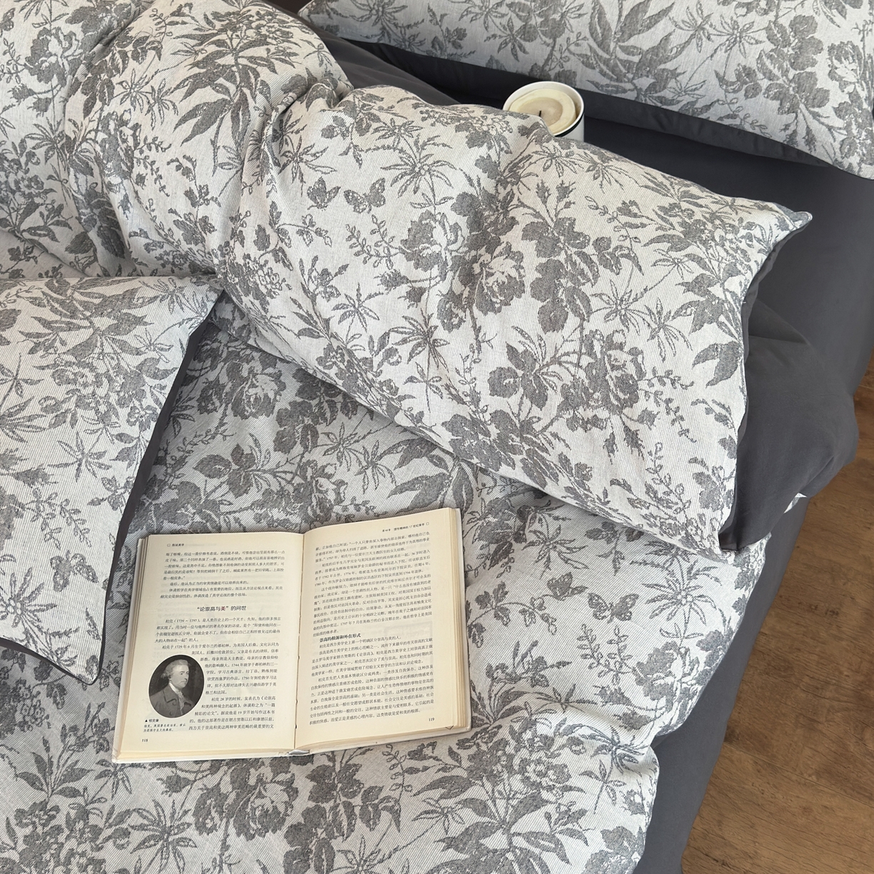91家纺网 家纺一手货源 找家纺 小叮当家纺仓储工厂店 (买家秀 爆款花型 不断货)2025新款A类全棉纯棉加厚磨毛双层纱色织提花四件套 雪月灰