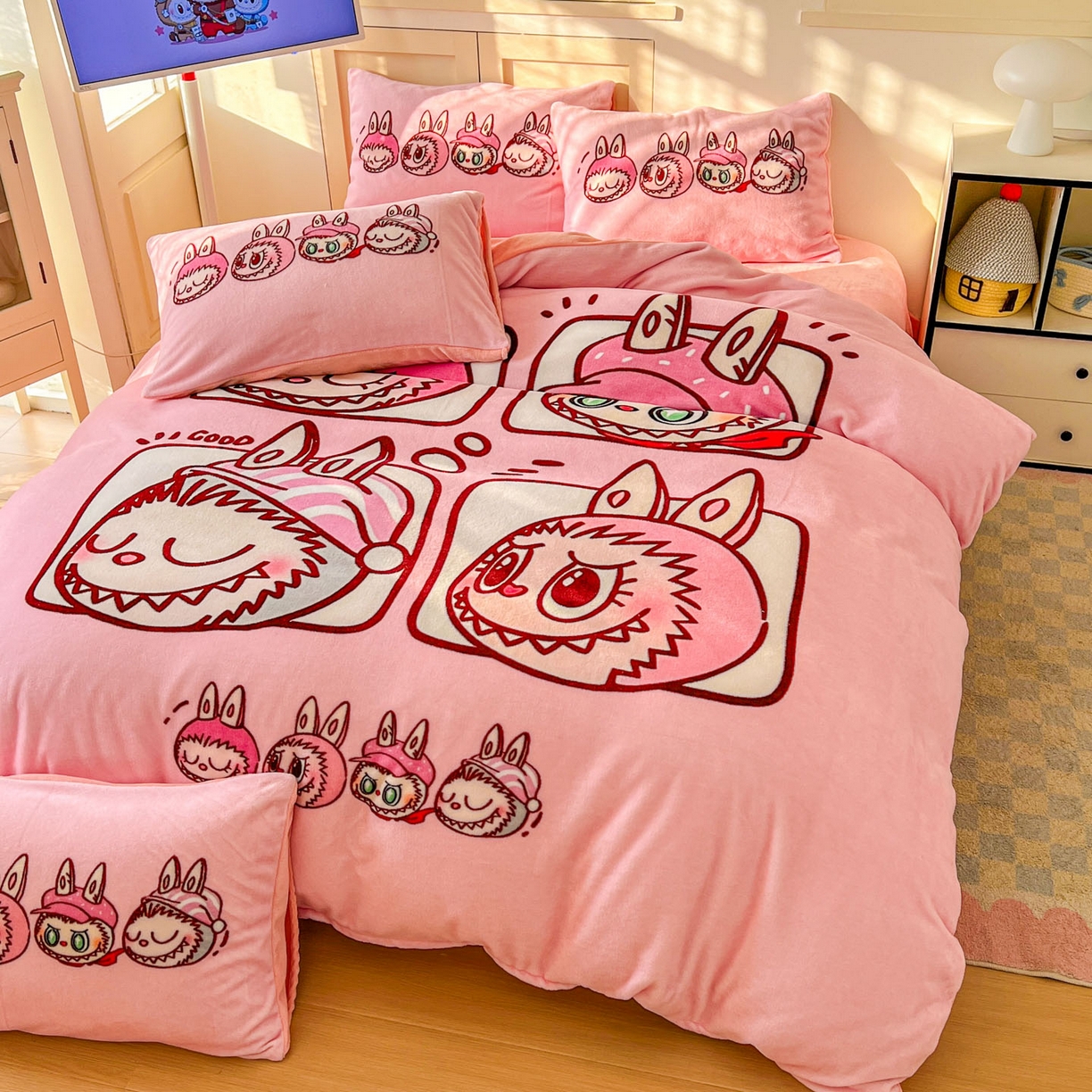 91家纺网 家纺一手货源 找家纺 浩诚 2025新款高克重牛奶绒大版卡通四件套系列 粉色布布