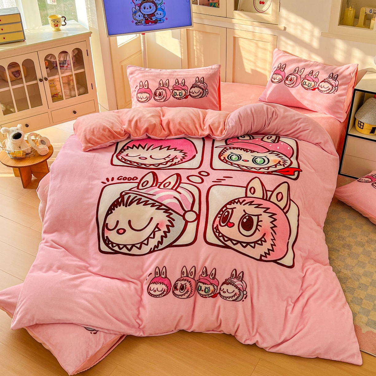 91家纺网 家纺一手货源 找家纺 浩诚 2025新款高克重牛奶绒大版卡通四件套系列 粉色布布