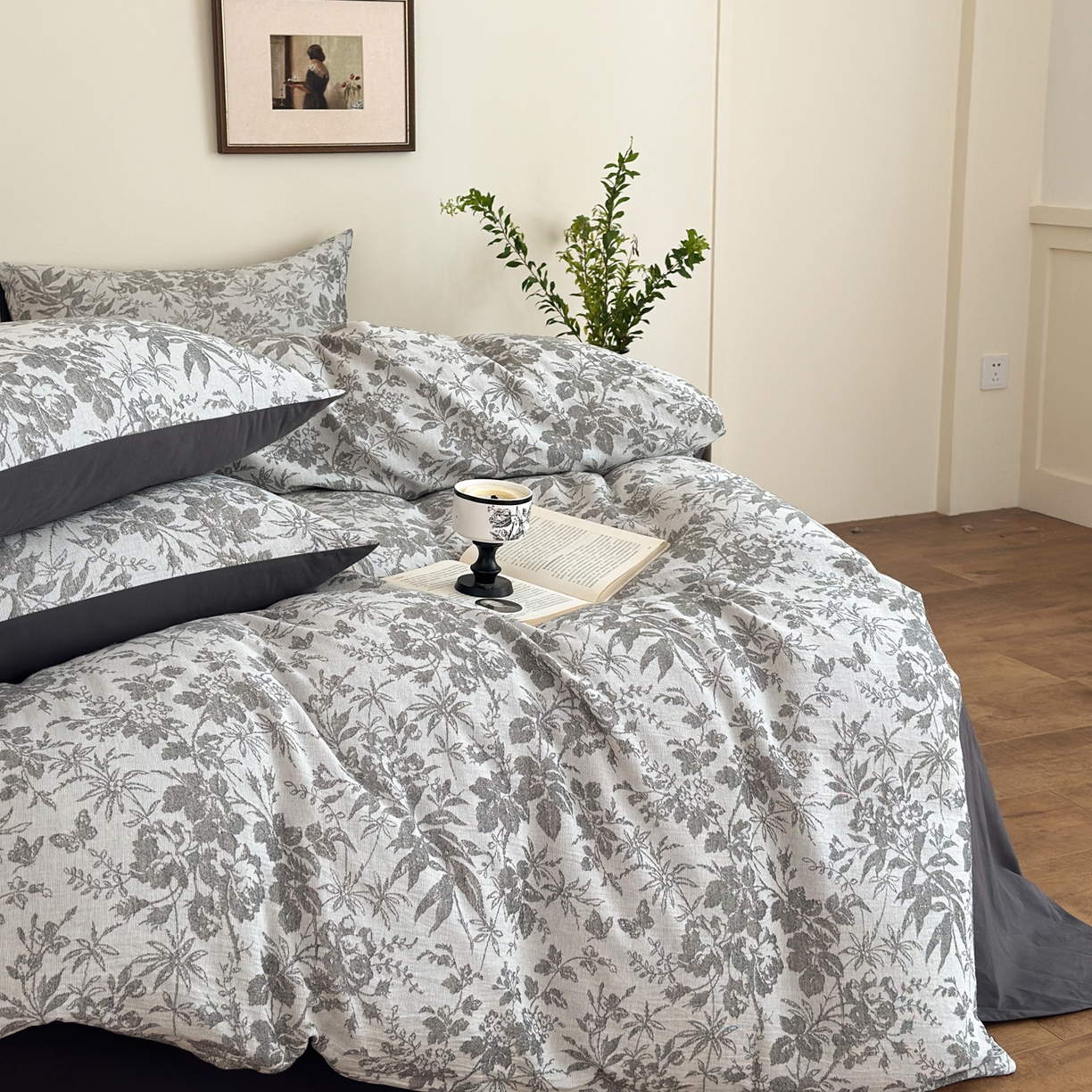 91家纺网 家纺一手货源 找家纺 小叮当家纺仓储工厂店 (买家秀 爆款花型 不断货)2025新款A类全棉纯棉加厚磨毛双层纱色织提花四件套 雪月灰