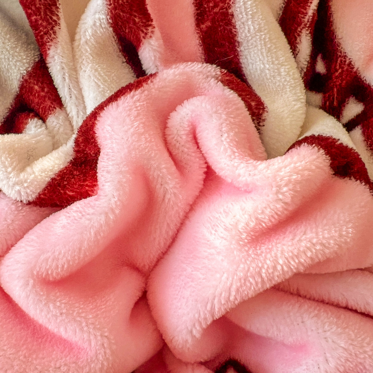 91家纺网 家纺一手货源 找家纺 浩诚 2025新款高克重牛奶绒大版卡通四件套系列 粉色布布