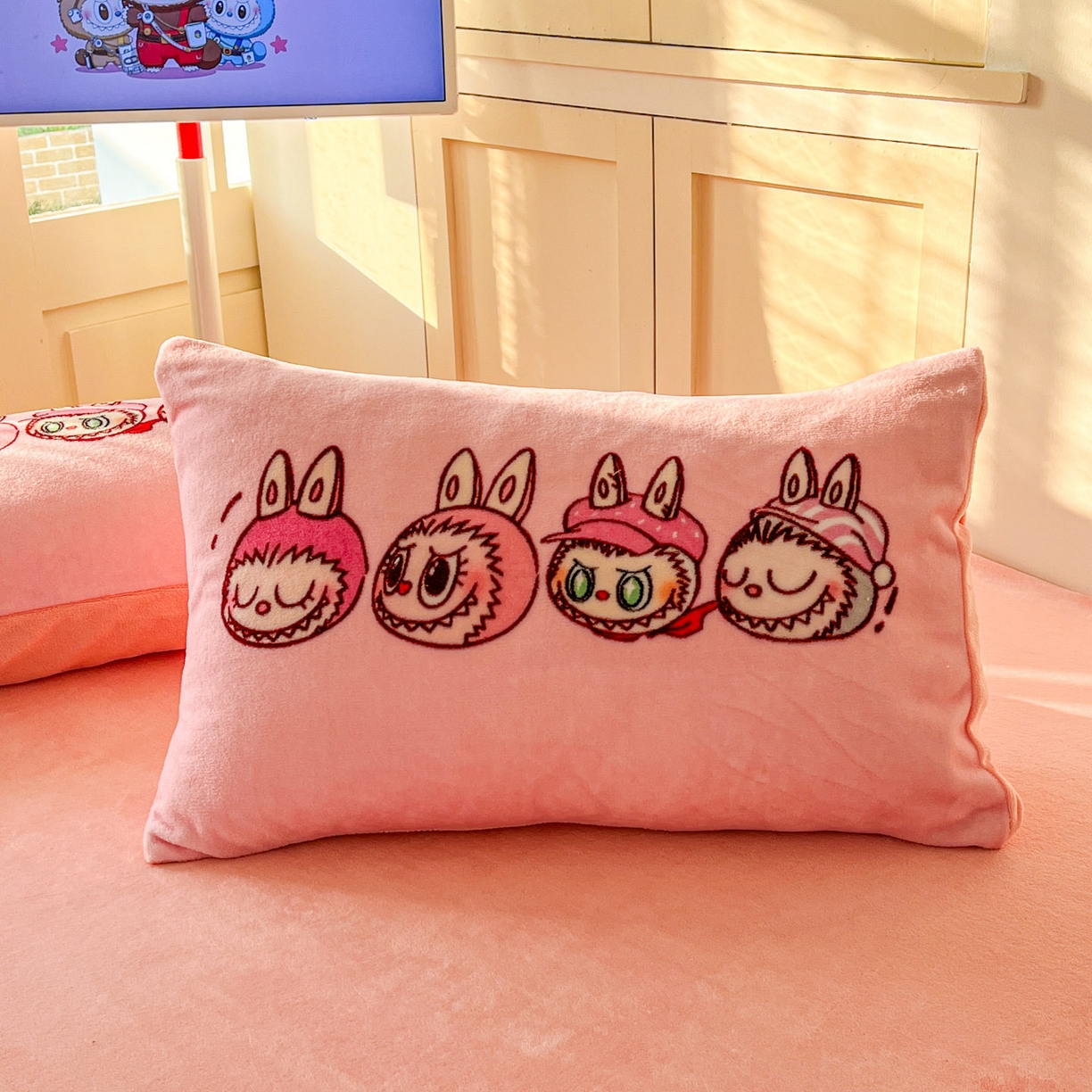 91家纺网 家纺一手货源 找家纺 浩诚 2025新款高克重牛奶绒大版卡通四件套系列 粉色布布