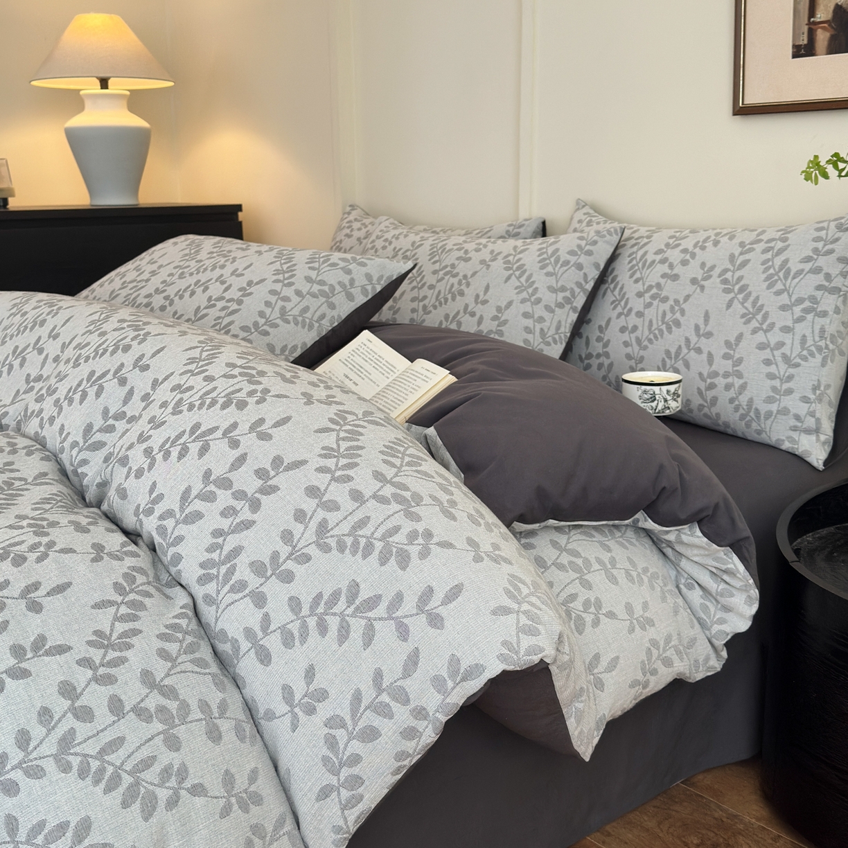 小叮当家纺仓储工厂店 (买家秀 爆款花型 不断货)2025新款A类全棉纯棉加厚磨毛双层纱色织提花四件套 叶叶情深灰