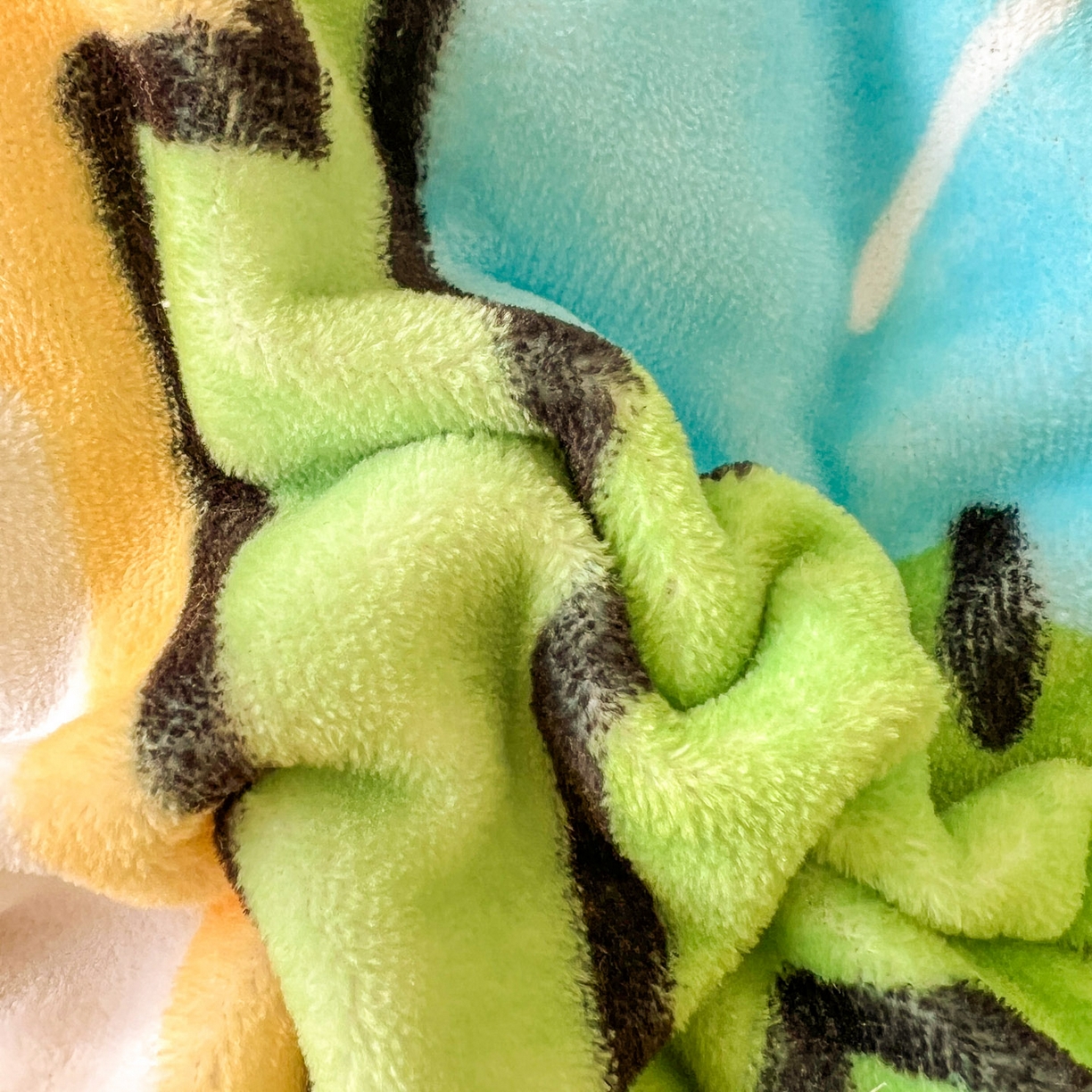 91家纺网 家纺一手货源 找家纺 浩诚 2025新款高克重牛奶绒大版卡通四件套系列 拉布拉布