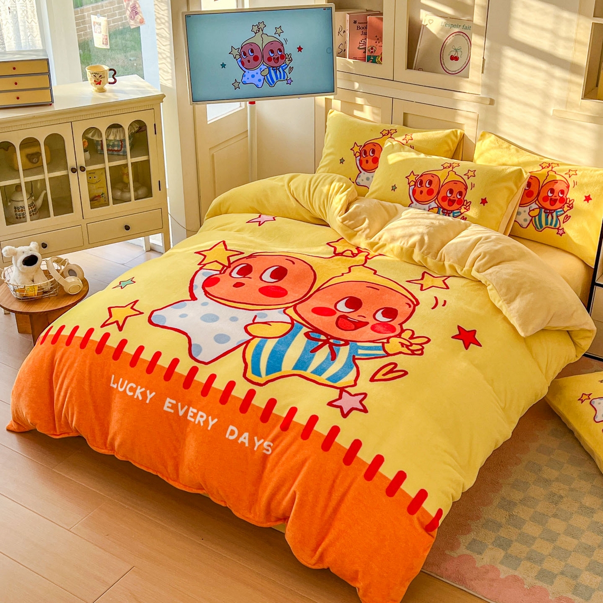 91家纺网 家纺一手货源 找家纺 浩诚 2025新款高克重牛奶绒大版卡通四件套系列 小星仔