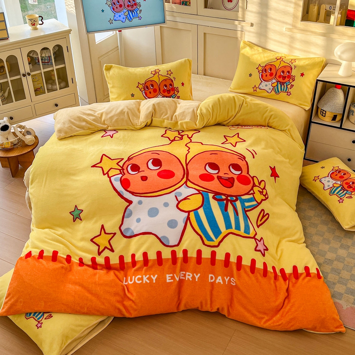 91家纺网 家纺一手货源 找家纺 浩诚 2025新款高克重牛奶绒大版卡通四件套系列 小星仔