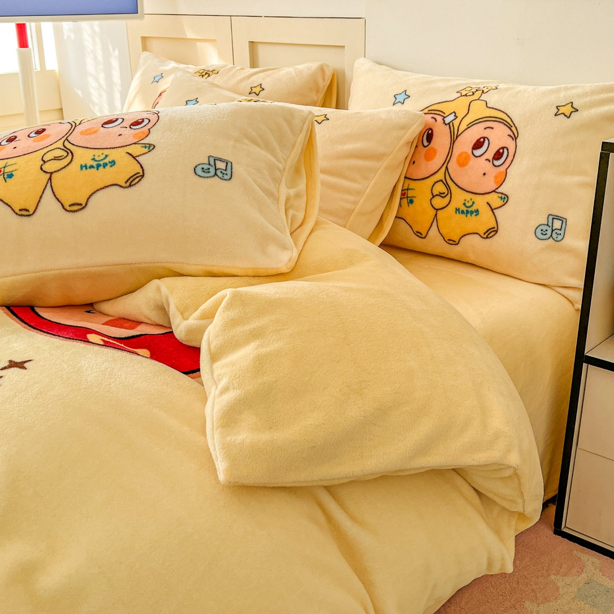 91家纺网 家纺一手货源 找家纺 浩诚 2025新款高克重牛奶绒大版卡通四件套系列 星星乐