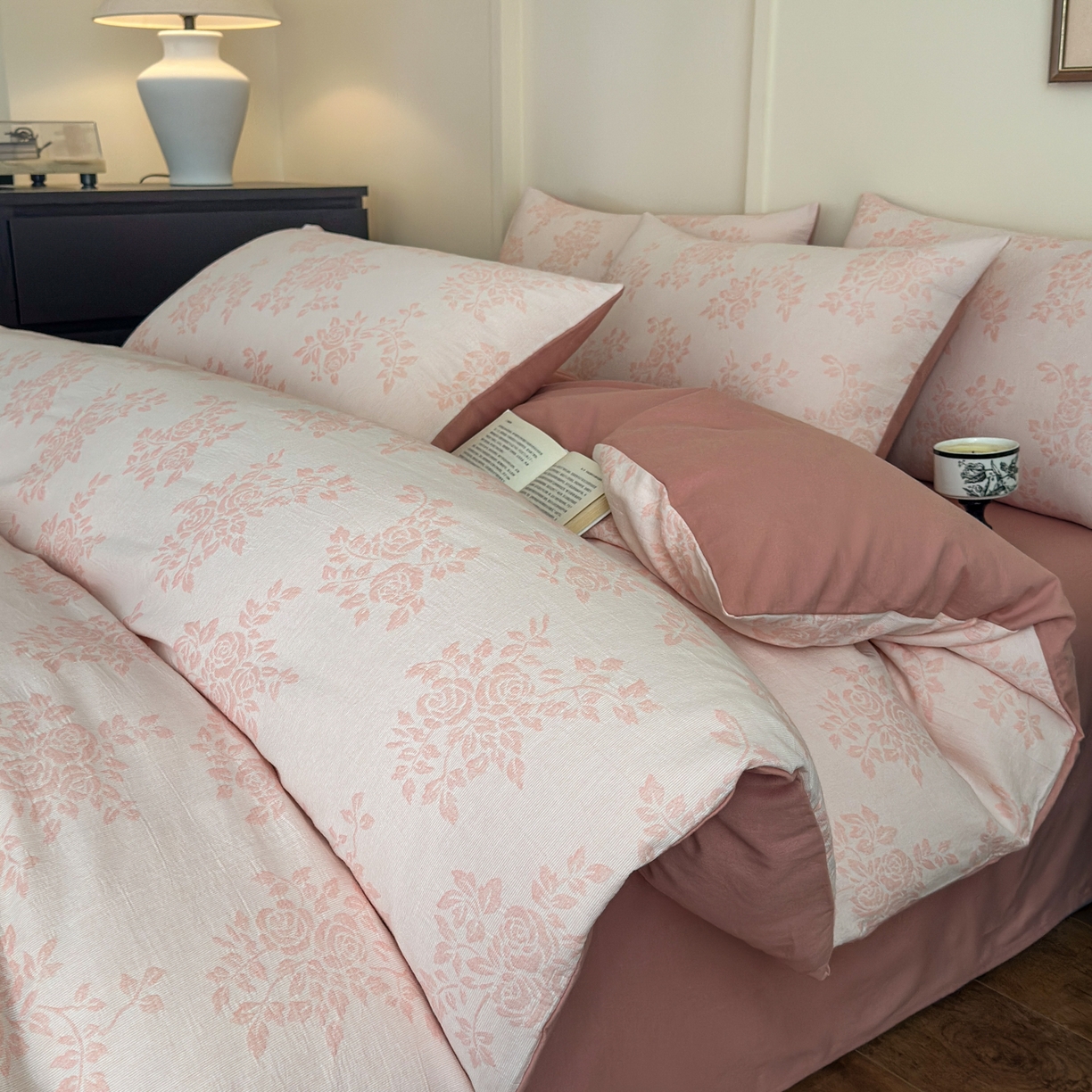 小叮当家纺仓储工厂店 (买家秀 爆款花型 不断货)2025新款A类全棉纯棉加厚磨毛双层纱色织提花四件套 长夏粉