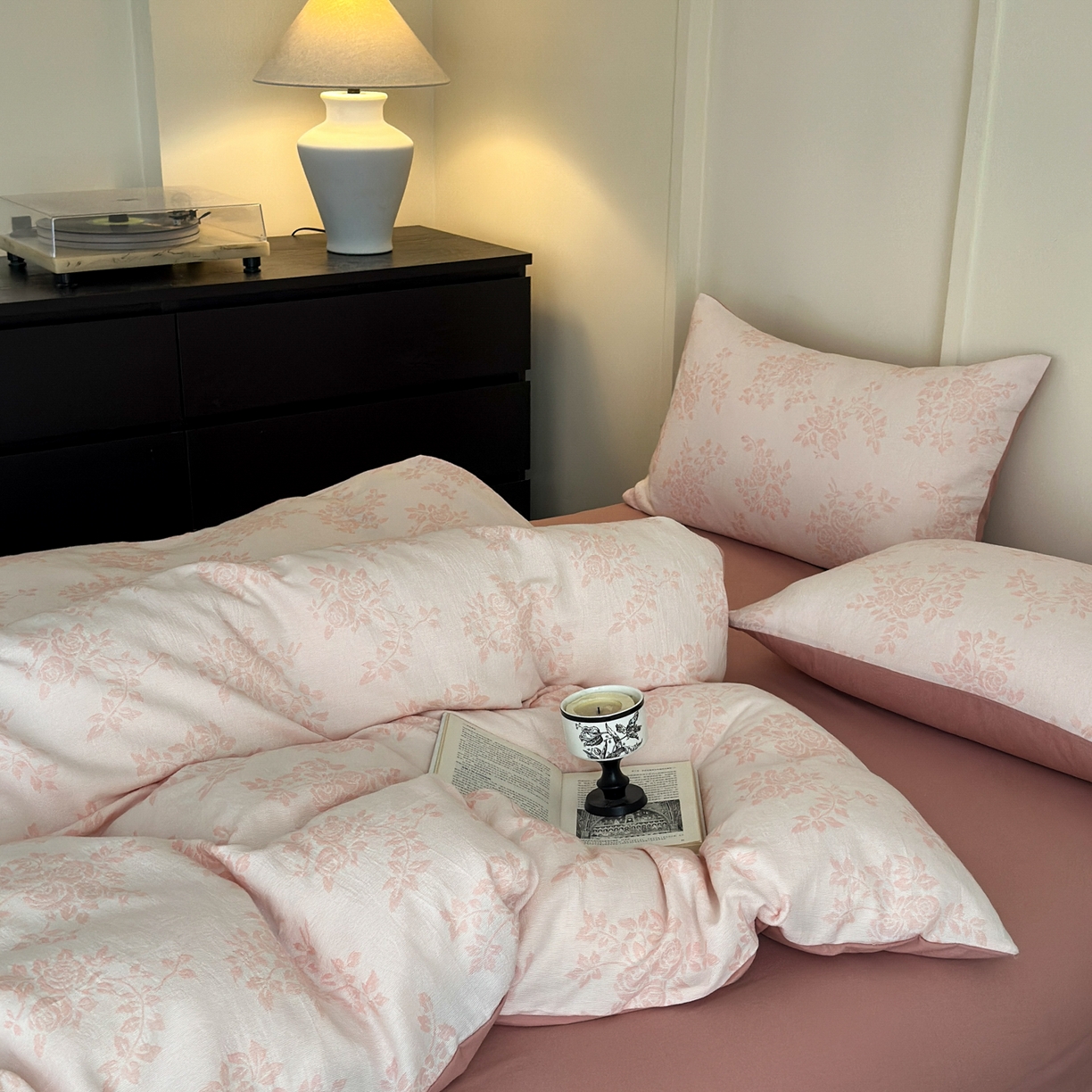 91家纺网 家纺一手货源 找家纺 小叮当家纺仓储工厂店 (买家秀 爆款花型 不断货)2025新款A类全棉纯棉加厚磨毛双层纱色织提花四件套 长夏粉