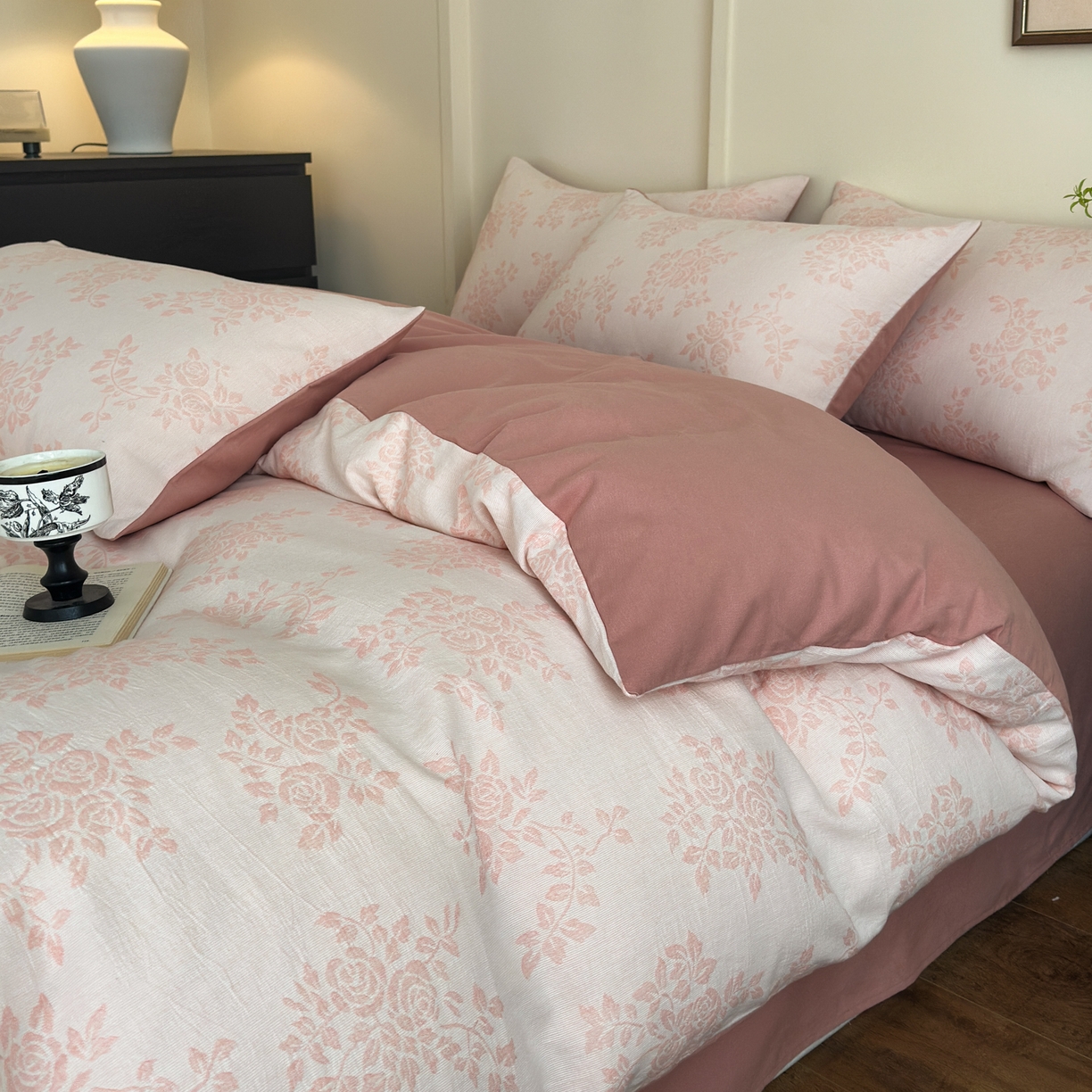 91家纺网 家纺一手货源 找家纺 小叮当家纺仓储工厂店 (买家秀 爆款花型 不断货)2025新款A类全棉纯棉加厚磨毛双层纱色织提花四件套 长夏粉