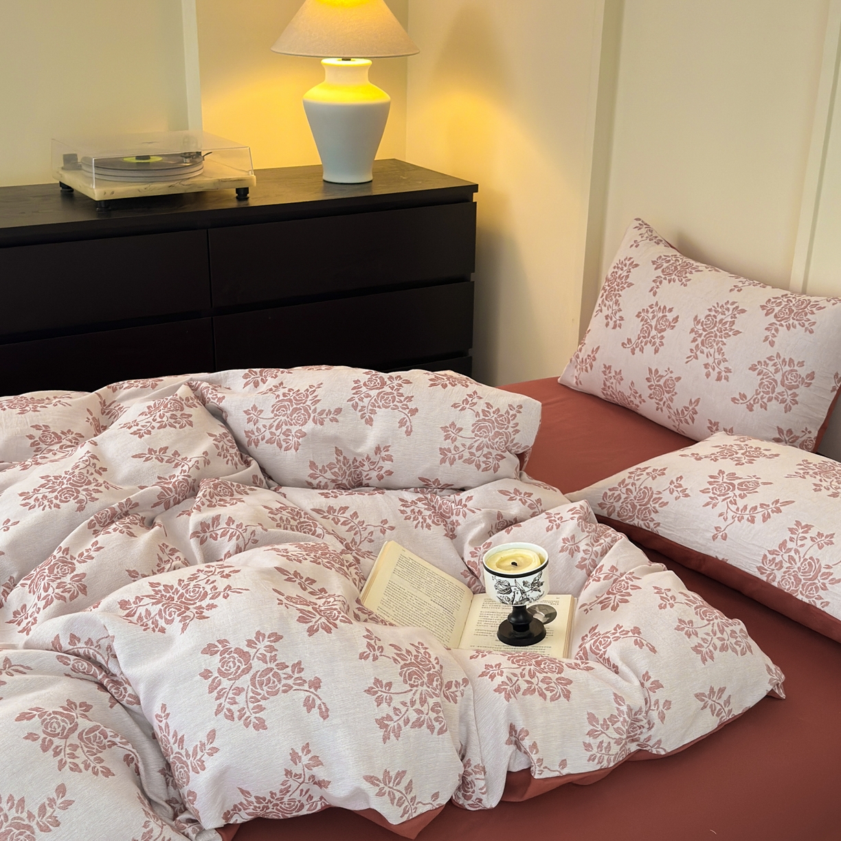 91家纺网 家纺一手货源 找家纺 小叮当家纺仓储工厂店 (买家秀 爆款花型 不断货)2025新款A类全棉纯棉加厚磨毛双层纱色织提花四件套 长夏桔咖