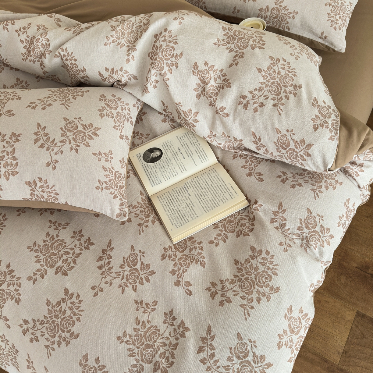 91家纺网 家纺一手货源 找家纺 小叮当家纺仓储工厂店 (买家秀 爆款花型 不断货)2025新款A类全棉纯棉加厚磨毛双层纱色织提花四件套 长夏驼