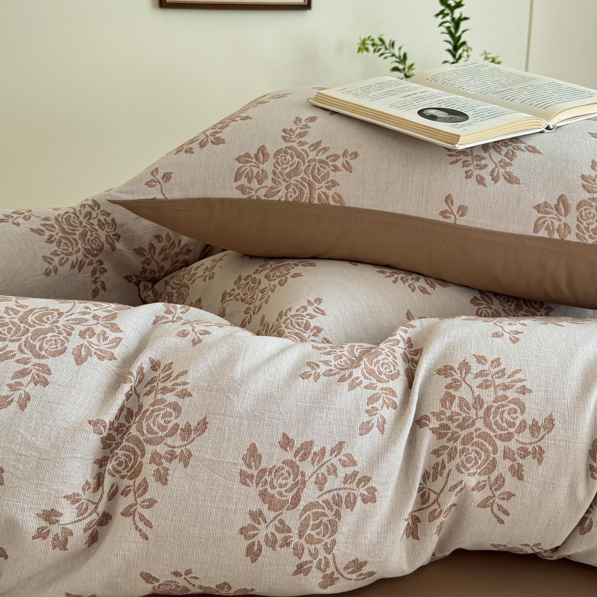 91家纺网 家纺一手货源 找家纺 小叮当家纺仓储工厂店 (买家秀 爆款花型 不断货)2025新款A类全棉纯棉加厚磨毛双层纱色织提花四件套 长夏驼