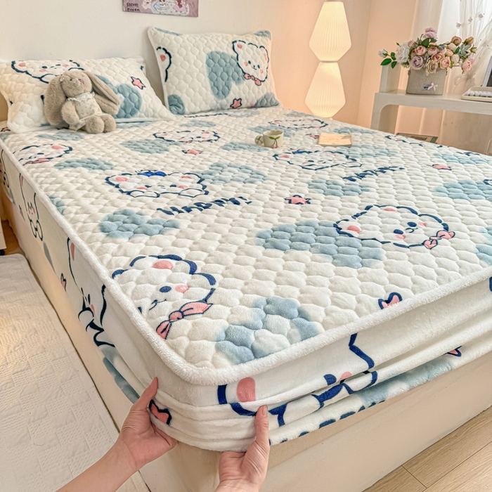 91家纺网 家纺一手货源 找家纺 小叮当家纺仓储工厂店 2025新款A类200g高克重牛奶绒印花夹棉床笠单品床笠床笠单件（提供买家秀） 爱心小熊