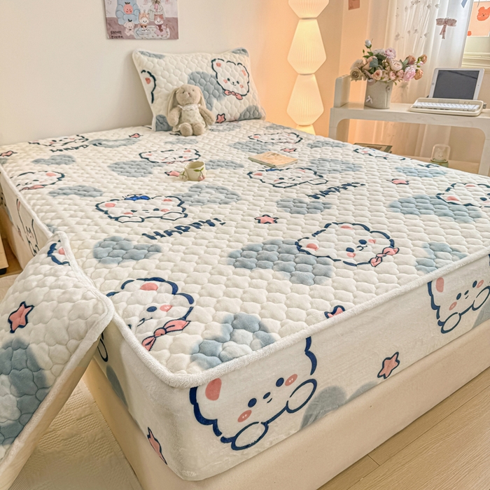 91家纺网 家纺一手货源 找家纺 小叮当家纺仓储工厂店 2025新款A类200g高克重牛奶绒印花夹棉床笠单品床笠床笠单件（提供买家秀） 爱心小熊