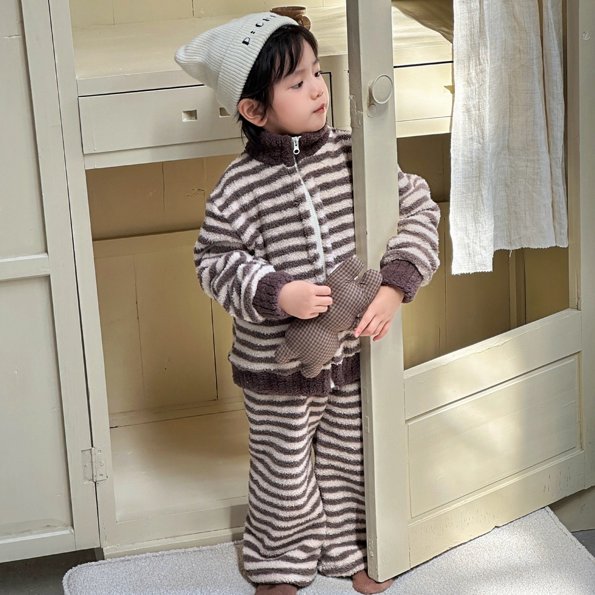 91家纺网 家纺一手货源 找家纺 （总）妍景家居生活馆 2025新款儿童半边绒拉链款套装