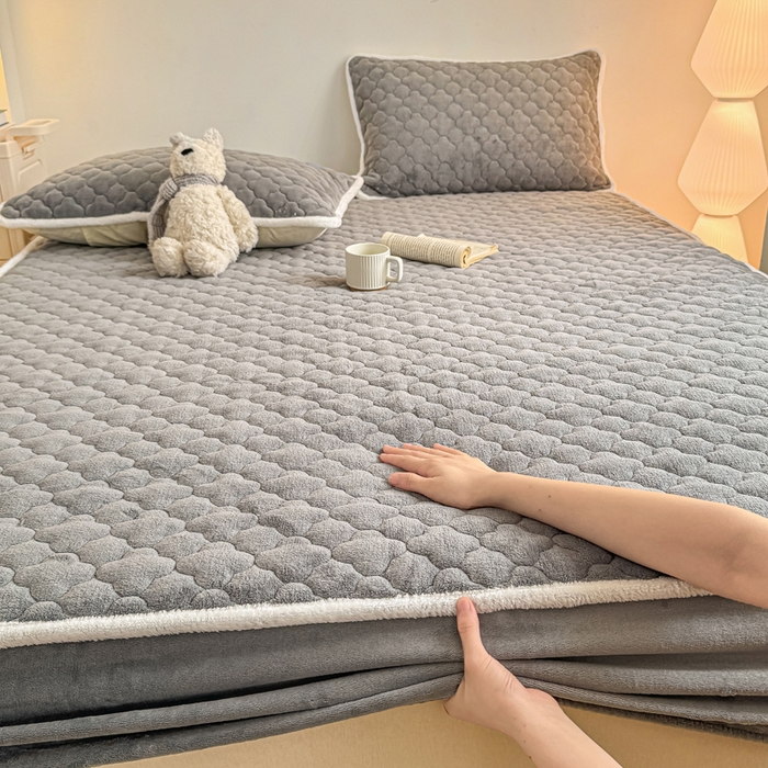 91家纺网 家纺一手货源 找家纺 小叮当家纺仓储工厂店 2025新款A类200g高克重牛奶绒印花夹棉床笠单品床笠床笠单件（提供买家秀） 高级灰