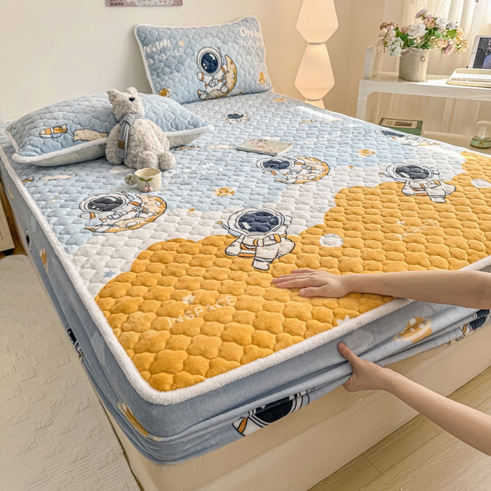 91家纺网 家纺一手货源 找家纺 小叮当家纺仓储工厂店 2025新款A类200g高克重牛奶绒印花夹棉床笠单品床笠床笠单件（提供买家秀） 太空探索