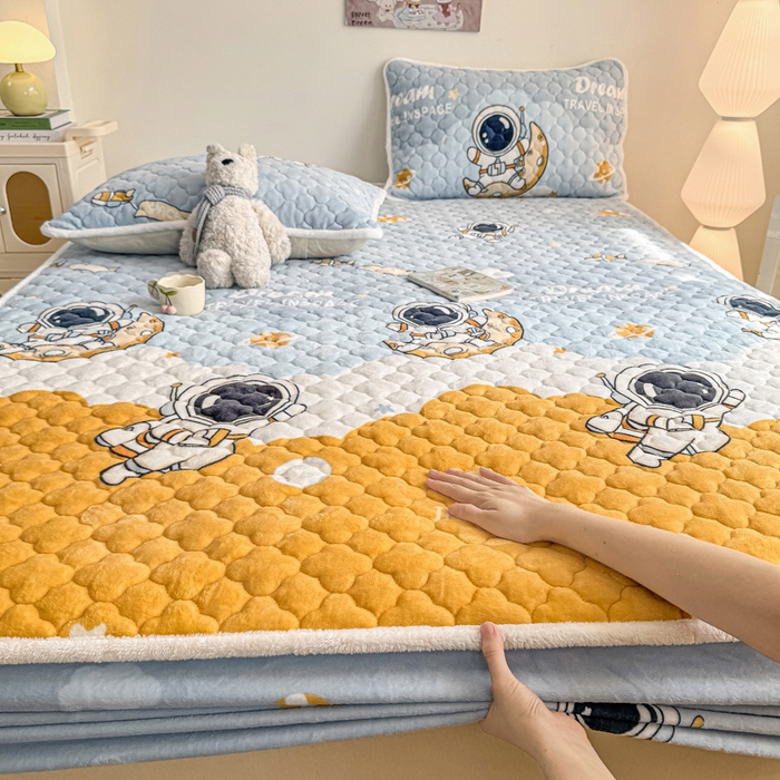 91家纺网 家纺一手货源 找家纺 小叮当家纺仓储工厂店 2025新款A类200g高克重牛奶绒印花夹棉床笠单品床笠床笠单件（提供买家秀） 太空探索