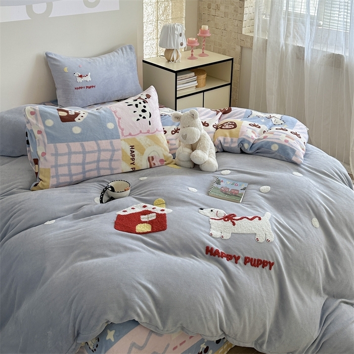 91家纺网 家纺一手货源 找家纺 （总）暖生活 2025新款230克加厚牛奶绒印加绣四件套