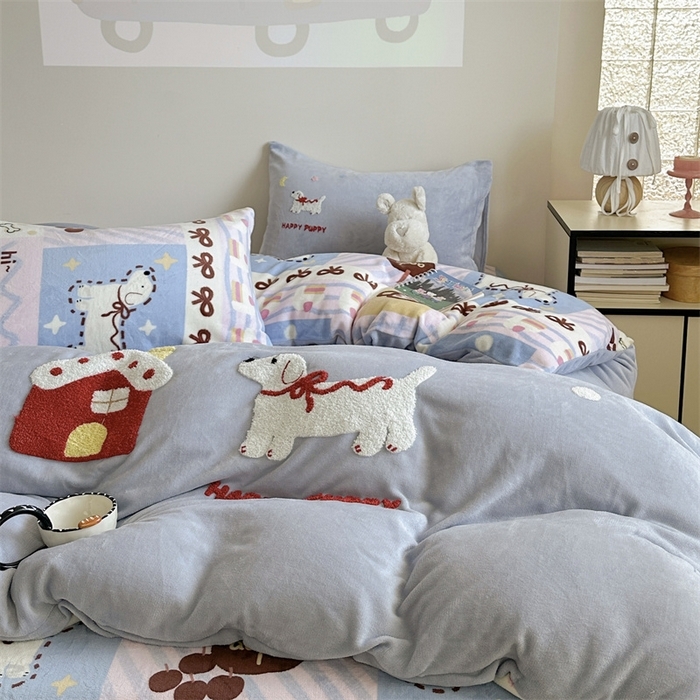 91家纺网 家纺一手货源 找家纺 （总）暖生活 2025新款230克加厚牛奶绒印加绣四件套