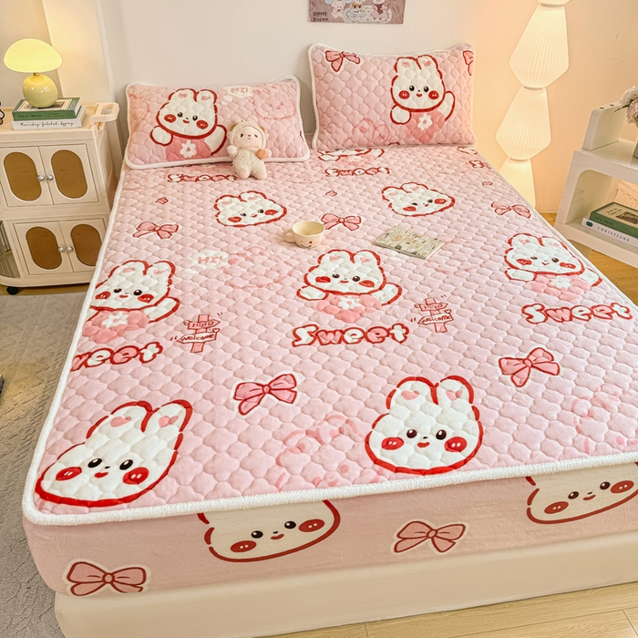 91家纺网 家纺一手货源 找家纺 小叮当家纺仓储工厂店 2025新款A类200g高克重牛奶绒印花夹棉床笠单品床笠床笠单件（提供买家秀） 甜粉兔兔