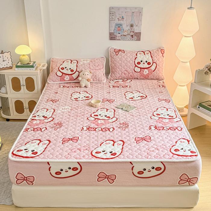 91家纺网 家纺一手货源 找家纺 小叮当家纺仓储工厂店 2025新款A类200g高克重牛奶绒印花夹棉床笠单品床笠床笠单件（提供买家秀） 甜粉兔兔