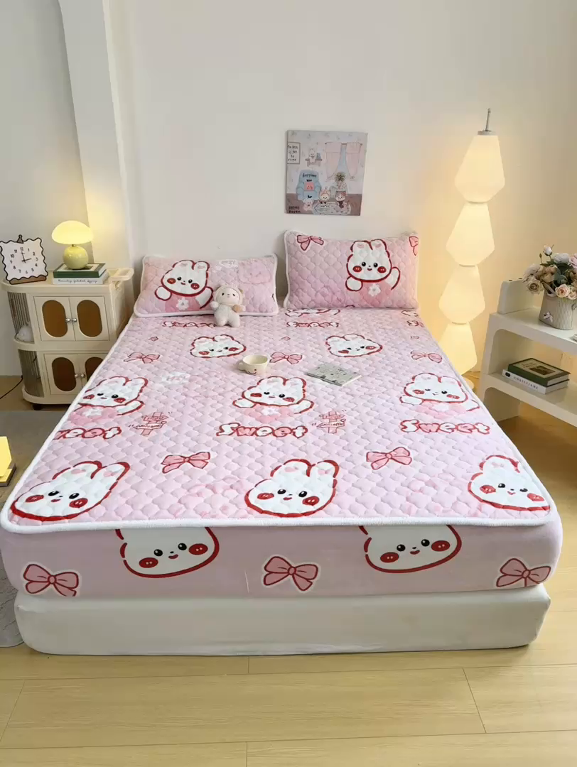 91家纺网 家纺一手货源 找家纺 小叮当家纺仓储工厂店 2025新款A类200g高克重牛奶绒印花夹棉床笠单品床笠床笠单件（提供买家秀） 甜粉兔兔