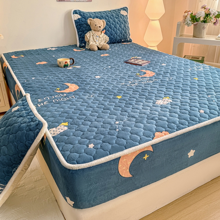 91家纺网 家纺一手货源 找家纺 小叮当家纺仓储工厂店 2025新款A类200g高克重牛奶绒印花夹棉床笠单品床笠床笠单件（提供买家秀） 星空月亮