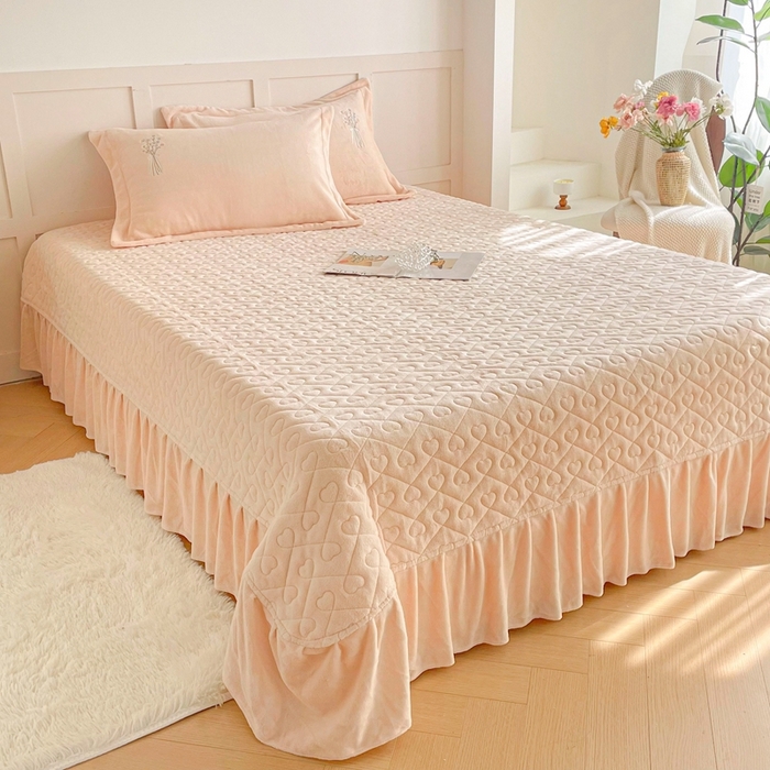 91家纺网 家纺一手货源 找家纺 金绣美居 2025新款加厚牛奶绒韩版床盖款绣花手工花保暖四件套-白茶 奶昔