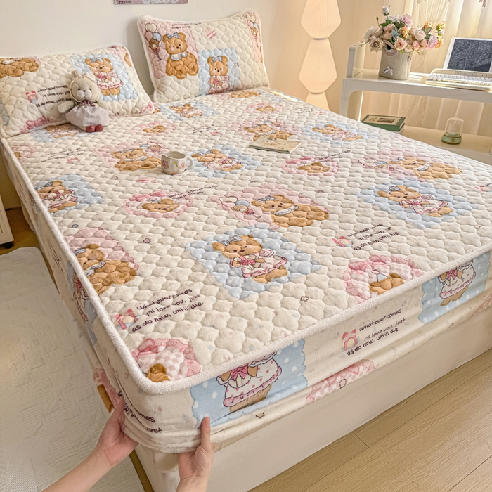 91家纺网 家纺一手货源 找家纺 小叮当家纺仓储工厂店 2025新款A类200g高克重牛奶绒印花夹棉床笠单品床笠床笠单件（提供买家秀） 熊宝玩偶