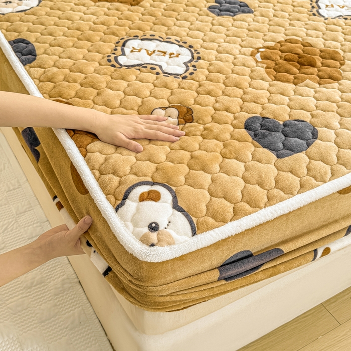 91家纺网 家纺一手货源 找家纺 小叮当家纺仓储工厂店 2025新款A类200g高克重牛奶绒印花夹棉床笠单品床笠床笠单件（提供买家秀） 学院熊宝